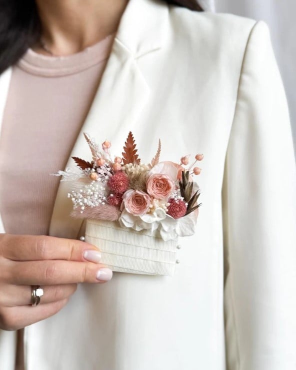 Unusual Boutonnieres – Stylish Accessories for Your Event