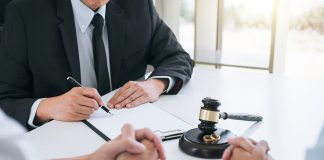 Family law specialist helping a couple on their separation